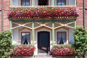 farmhouse, estate, bavaria-1580919.jpg